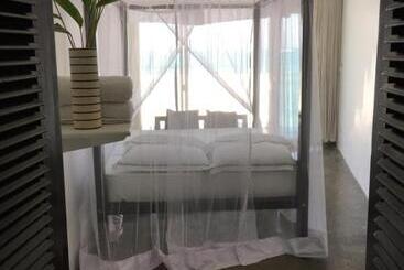 Bed and Breakfast Galle Henna Beach House