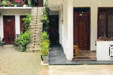 تختخواب و صبحانه Peters Inn