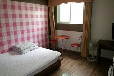 Egg Motel