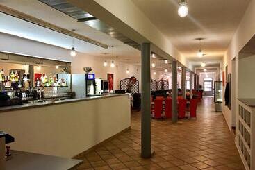 Hôtel Rustikal Hustopeče Vinný Ráj S Cimbálem A Chutěmi Jižní Moravy