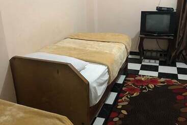 هاستل Venus Hotel Luxor 日本人 大歓迎