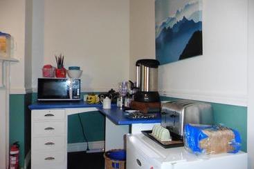 Bed and Breakfast Ace Accommodation