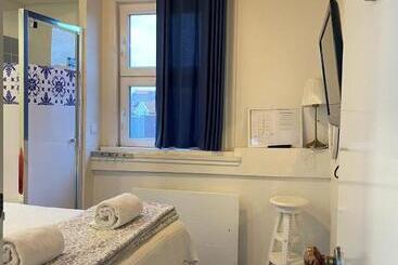 تختخواب و صبحانه Linha 22