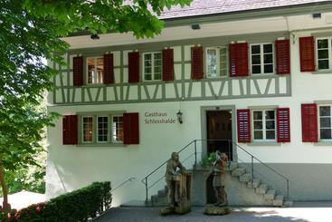 هتل Gasthaus Schlosshalde