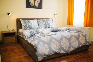 تختخواب و صبحانه Kronić Palace