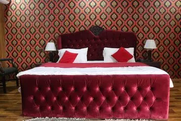 Shalimar Hotel And Restaurant