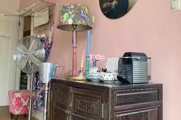Bed & Breakfast Bubbles & Bed
