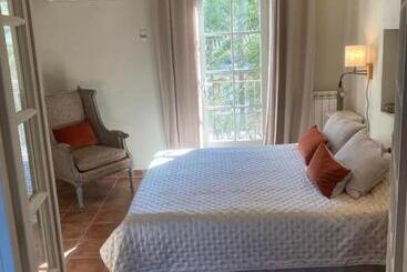 住宿加早餐  La Bastide De Villecroze