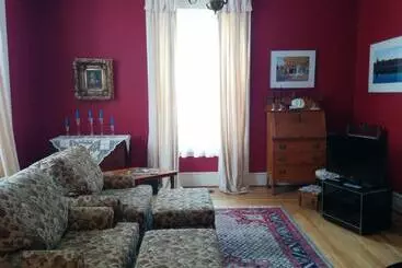Fairmont House Bed & Breakfast