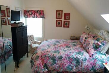 Fairmont House Bed & Breakfast