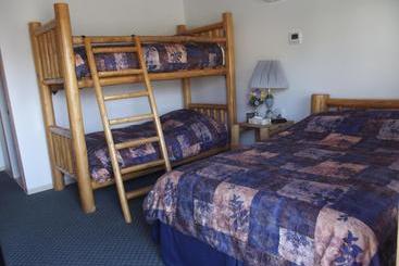 Motel Bear S Claw Lodge