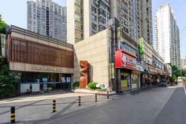 호텔 Hi Inn Shanghai Xinzha Road Metro Station