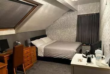 Aamiaismajoitus (B&B) Kayumba Properties Ltd