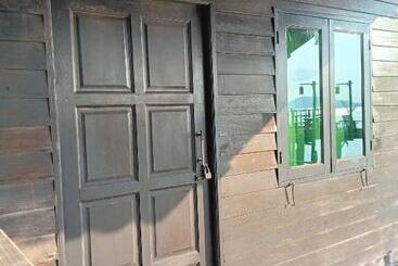 Pensió Tonmai Suite Ii