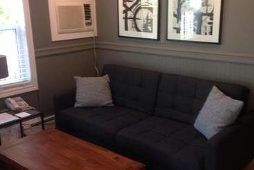 ベッドアンドブレックファースト The Hillhurst Inn