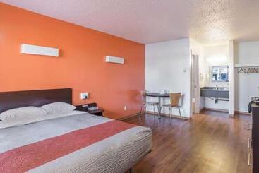 Motel Bo Camrose, Ab