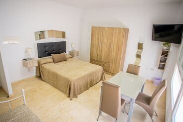 Apartahotel énfasis Group