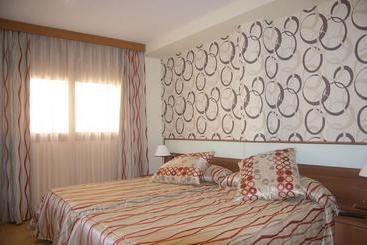 בית מלון כפרי Restaurant Nou Moderno