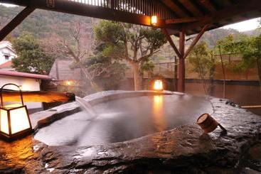 日式旅馆 Shirakabeso