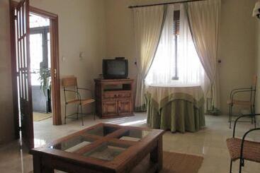 Hostel Hostal Artiga