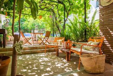 צימר At Home In Malaga Stay & Solo Travellers