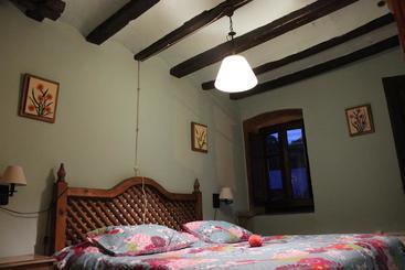 مبيت وإفطار Casa Coll