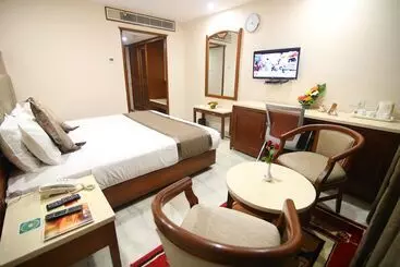 هتل Daspalla Executive Court