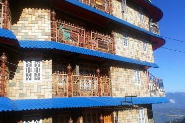 בית מלון כפרי Hill Crown Retreat