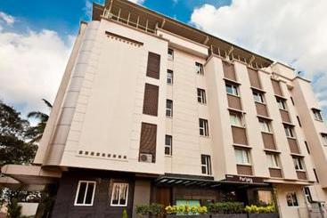 酒店 Mallige Residency