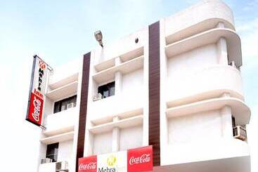 ホテル Mehra Inn