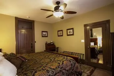 Bed and Breakfast Swantown Inn