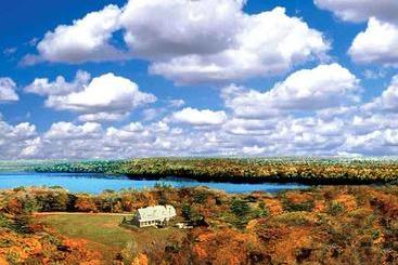 צימר Inn At Lake Joseph