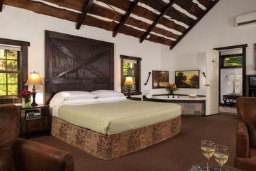 ベッドアンドブレックファースト Inn At Lake Joseph