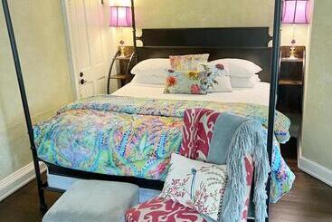 مبيت وإفطار The Connecticut River Valley Inn