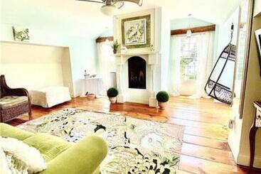 ベッドアンドブレックファースト The Connecticut River Valley Inn