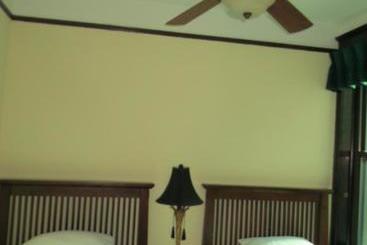 تختخواب و صبحانه The Polo Inn Bridgeport U.s.a