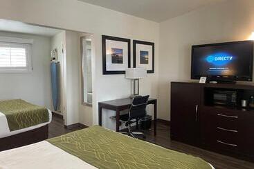 호텔 Hi View Inn & Suites