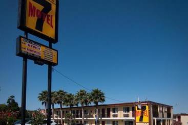 Motel 7 Near Six Flags, Vallejo Napa Valley