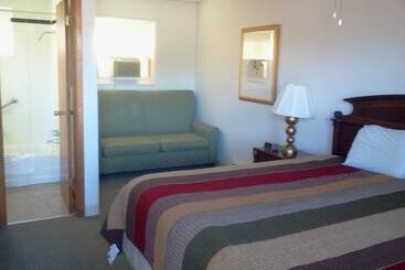 فندق على الطريق Golden Gate Lodging