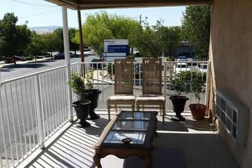 モーテル Laura Lodge