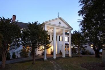 مبيت وإفطار Applegate Inn