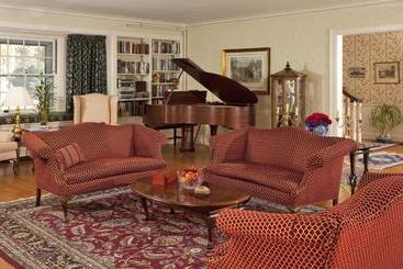 צימר Applegate Inn