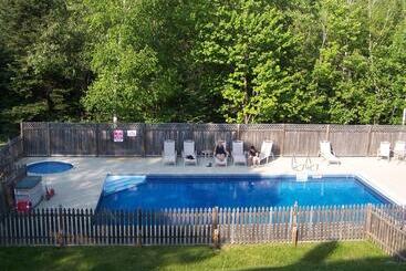 تختخواب و صبحانه Gray Ghost Inn