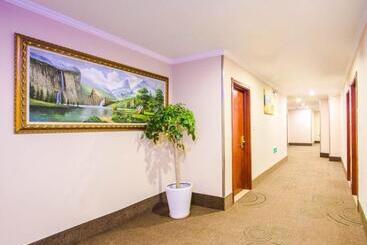 בית מלון כפרי Greentree Inn Jiaxing Zhonghuan South Road Zhonggang City Express