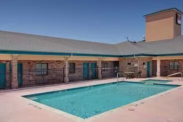Quality One Motel