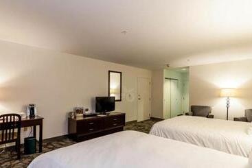 استراحتگاه Grand Summit Hotel At Attitash