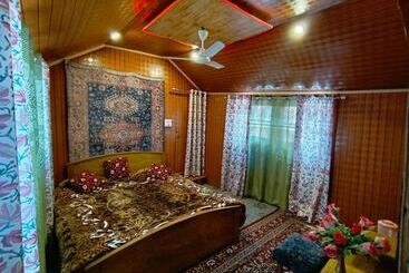 Hotel The Dreamer Destination  Houseboat