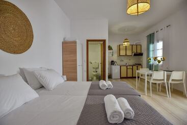 Eva Studios & Apartments