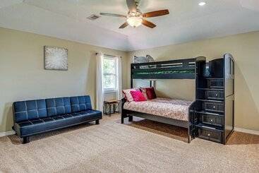 Dom wiejski Family Friendly Lake Livingston Retreat W/ Patio!