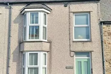 Residenssi Charming 3 Bed Townhouse Near Llanddwyn Beach